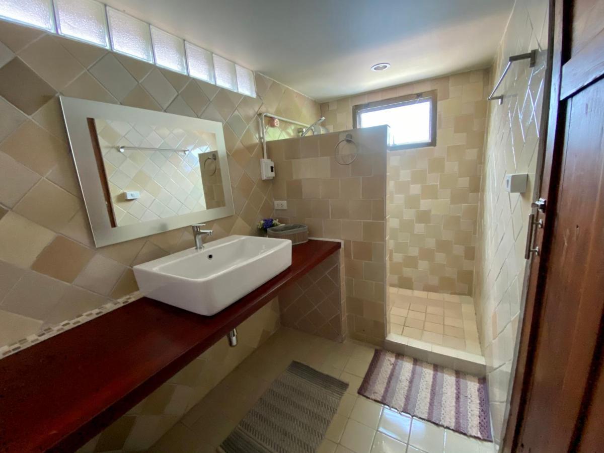 Tha Ma-O Bouteak Homestay - Self Check-In Lampang Buitenkant foto