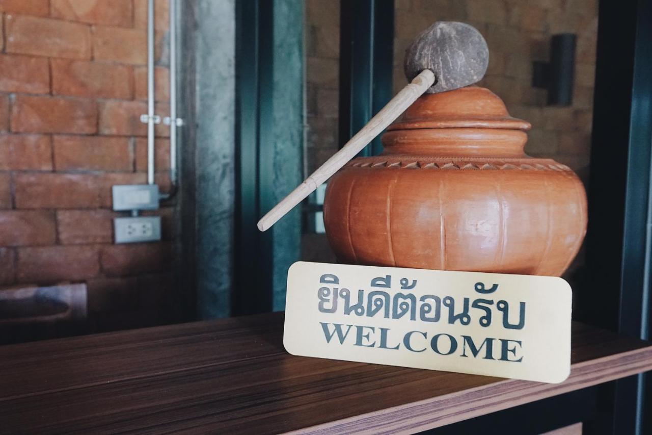 Tha Ma-O Bouteak Homestay - Self Check-In Lampang Buitenkant foto